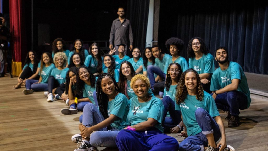 Coral Jovem Vale Música traz o melhor do Clube da Esquina ao Teatro da Ufes em apresentação gratuita