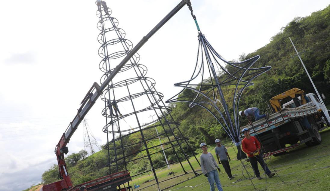 Vila de Natal encanta com árvore gigante, presépio e parque gratuito para toda a família