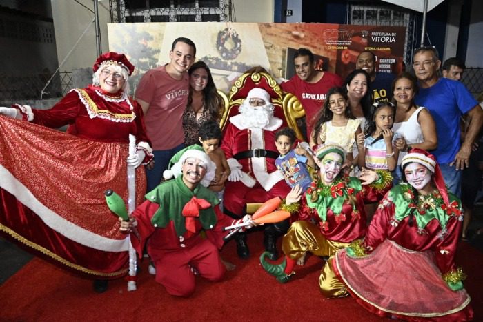 Grande festa no Bonfim marca a chegada de Papai Noel no Natal de Encantos