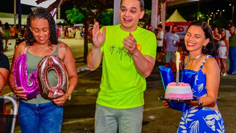 Prefeito Lorenzo Pazolini Conquista Corações com Evento Histórico na Arena de Verão